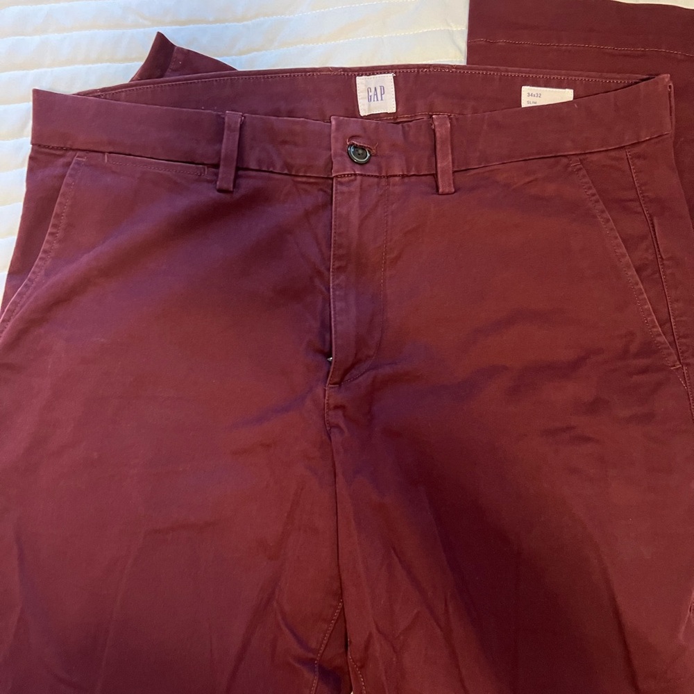 Burgundy/Maroon men’s slim Chino pants